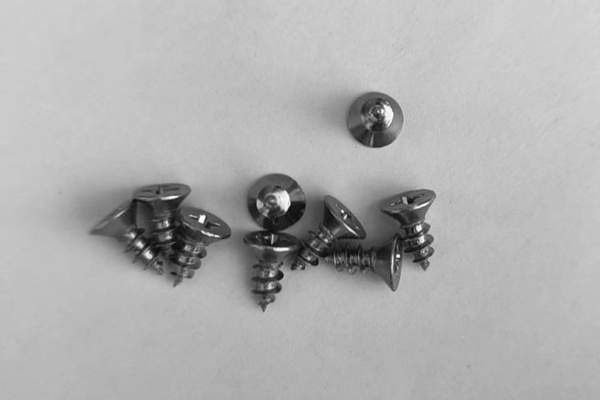 自攻螺釘連接時(shí)為什么不能出現(xiàn)滑牙現(xiàn)象？ 圖1